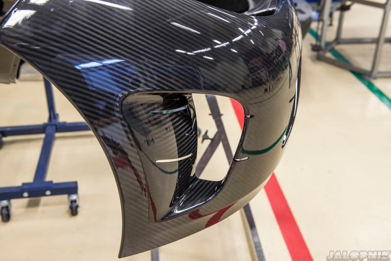 Illustration for article titled This Is The Final Build Process Of The Amazing Koenigsegg One:1